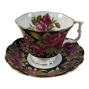Royal Albert Bouquet Series Crimson Glory Bone China Teacup & Saucer Set